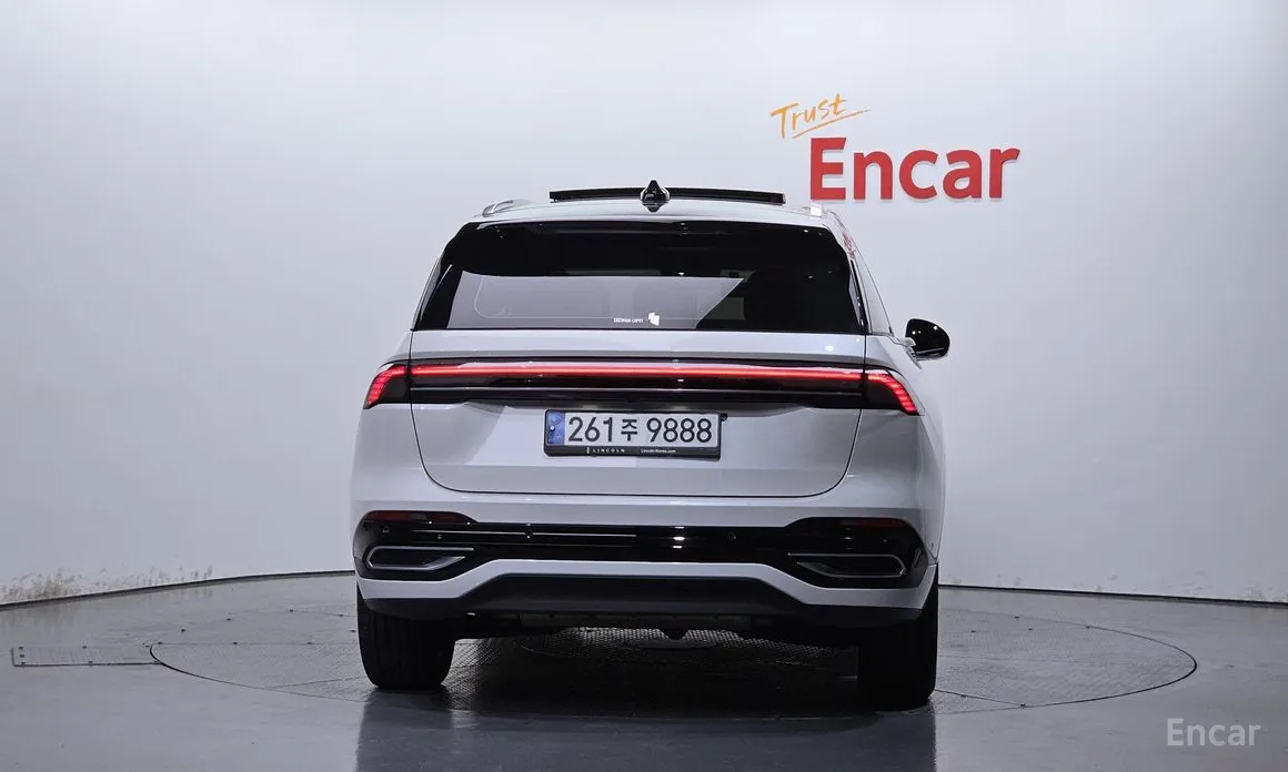 Фото 4 - Lincoln Nautilus