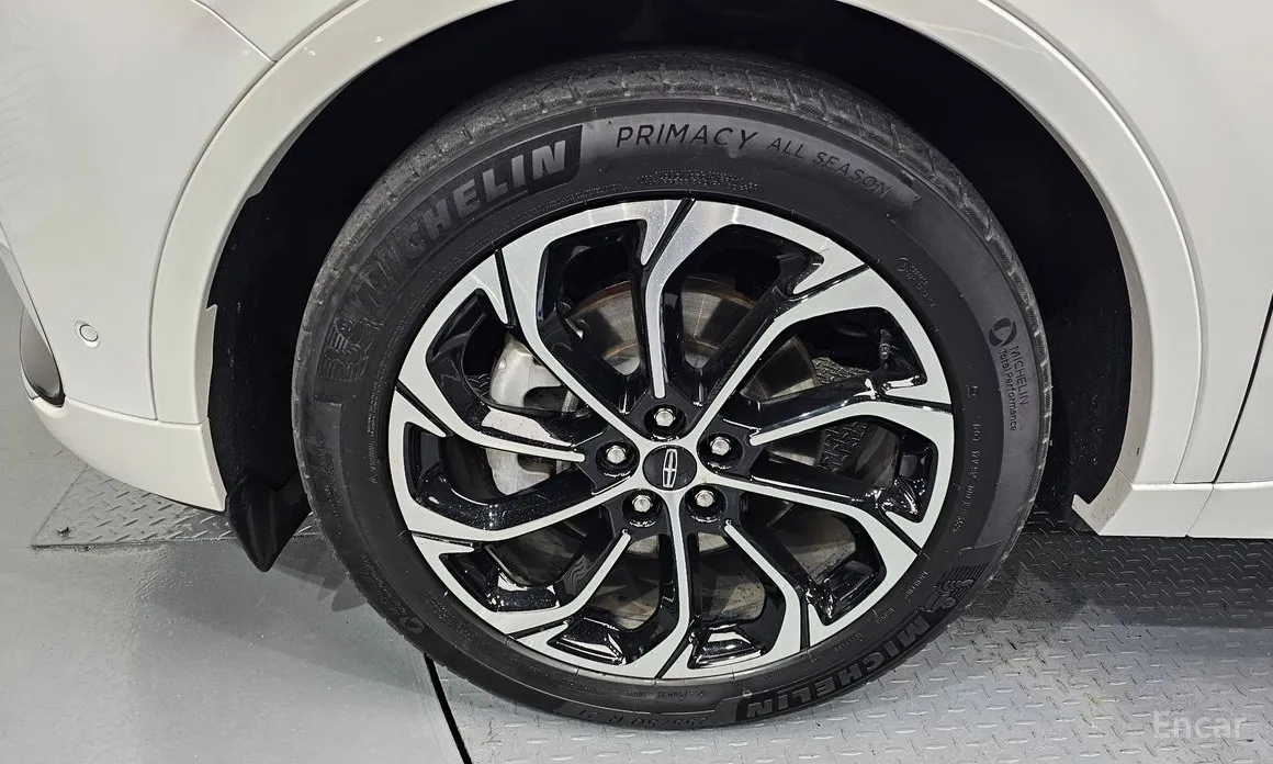 Фото 5 - Lincoln Nautilus