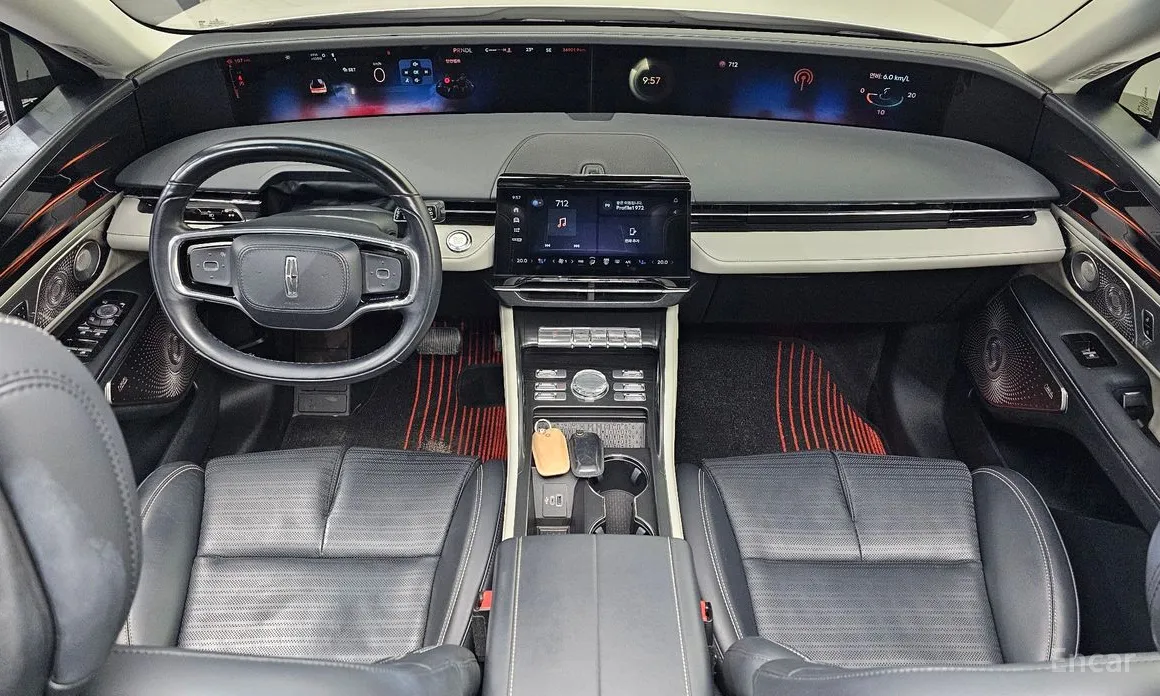 Фото 7 - Lincoln Nautilus