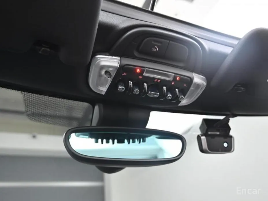 Фото 18 - Mini Cooper Convertible