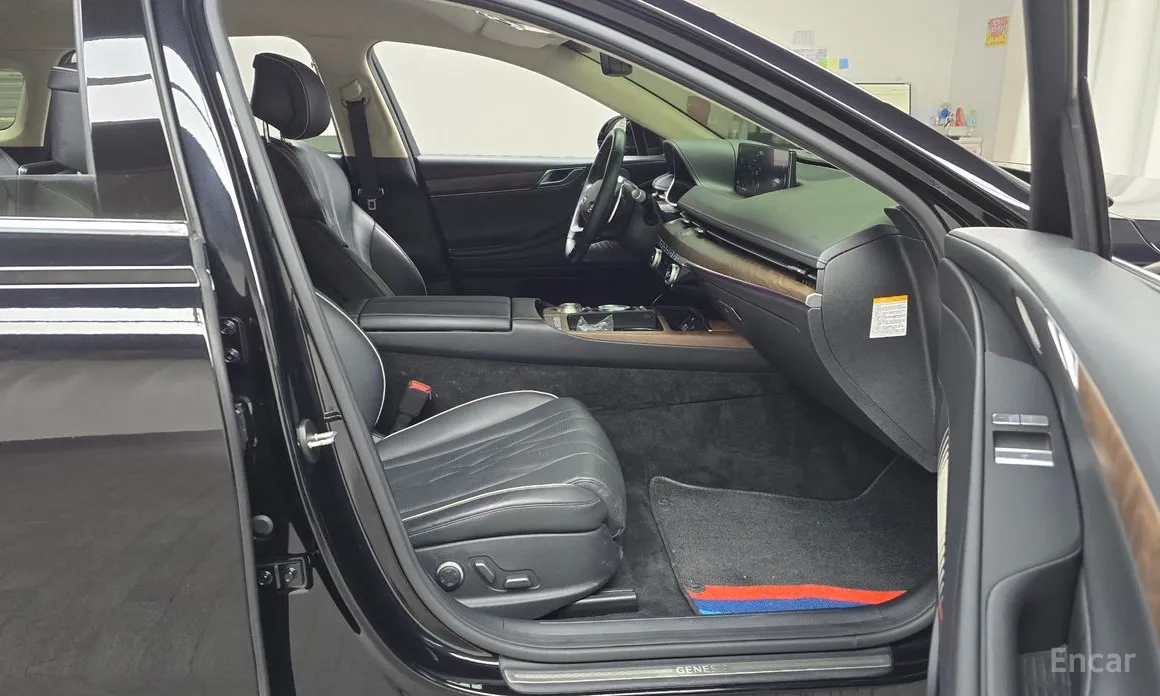 Фото 11 - Genesis G80