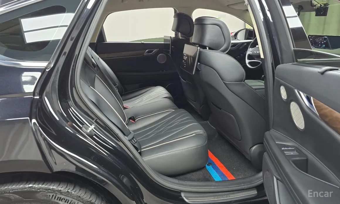 Фото 12 - Genesis G80