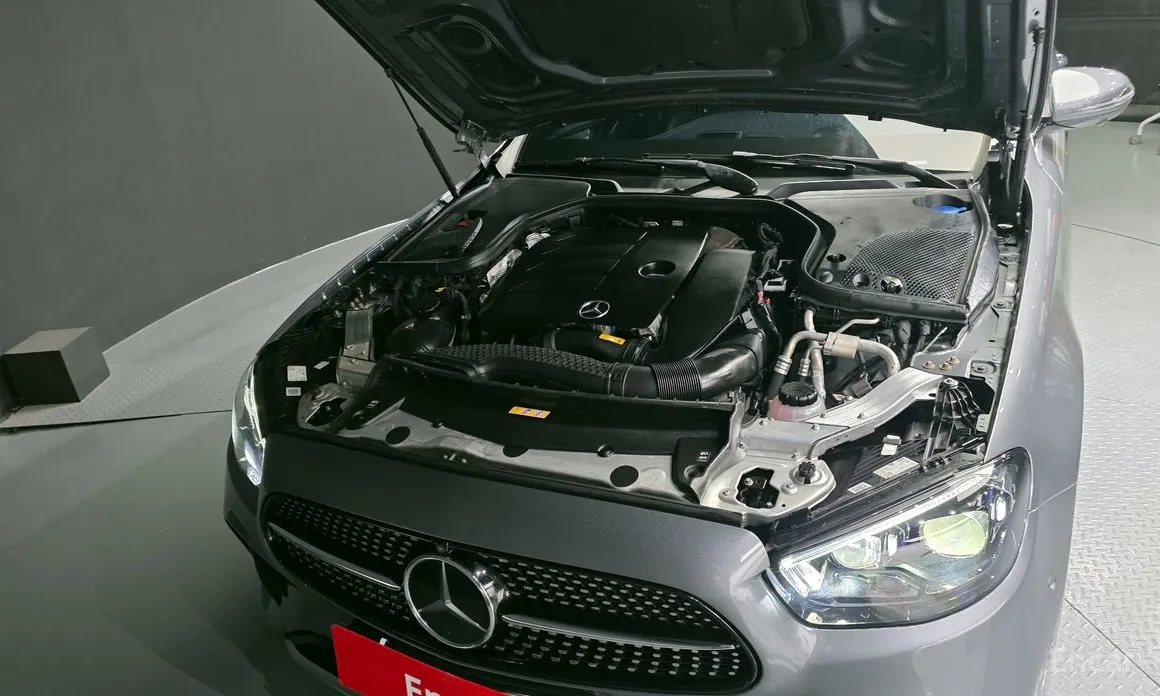 Фото 6 - Mercedes-Benz E-Class