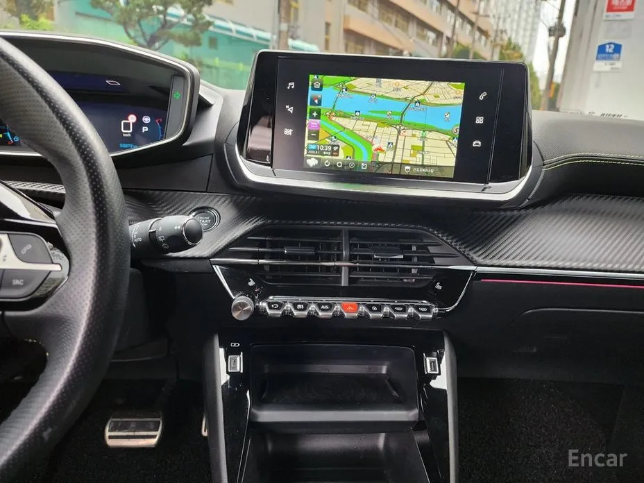 Фото 17 - Peugeot 2008