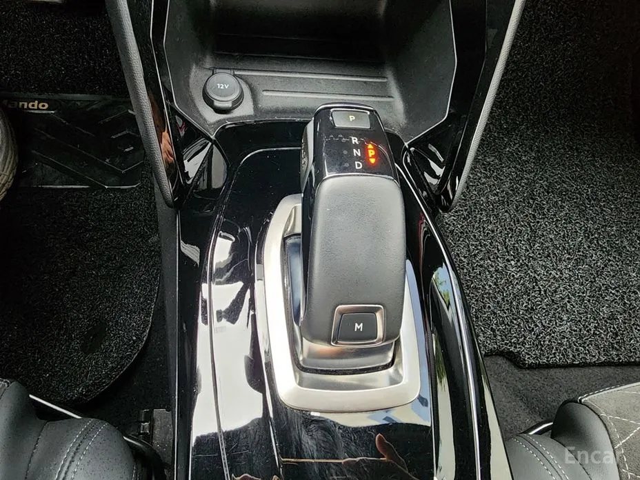 Фото 9 - Peugeot 2008