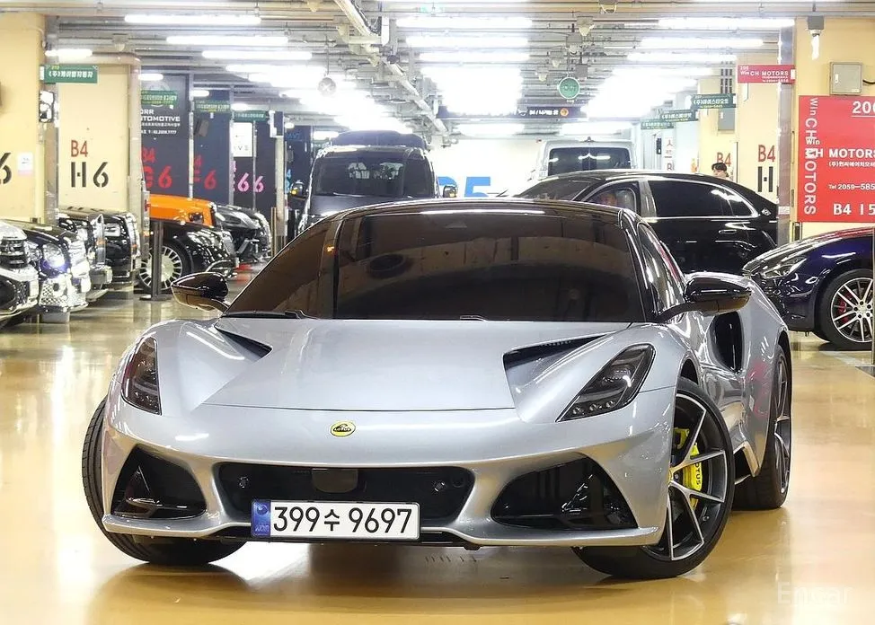 Фото 1 - Lotus Emira