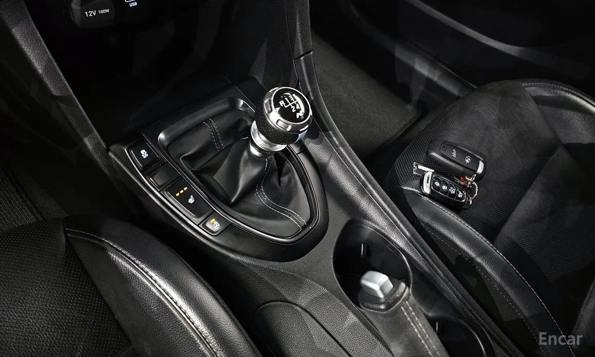 Фото 9 - Hyundai Veloster