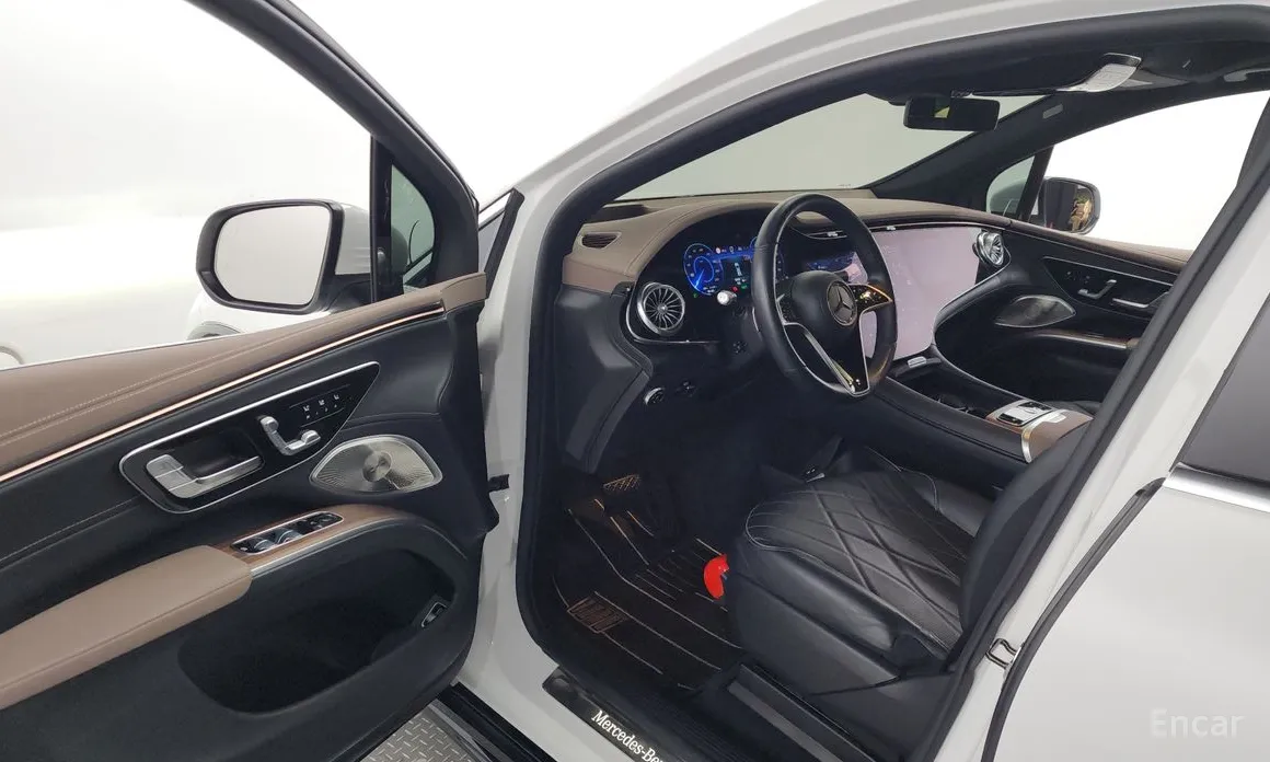 Фото 10 - Mercedes-Benz EQS