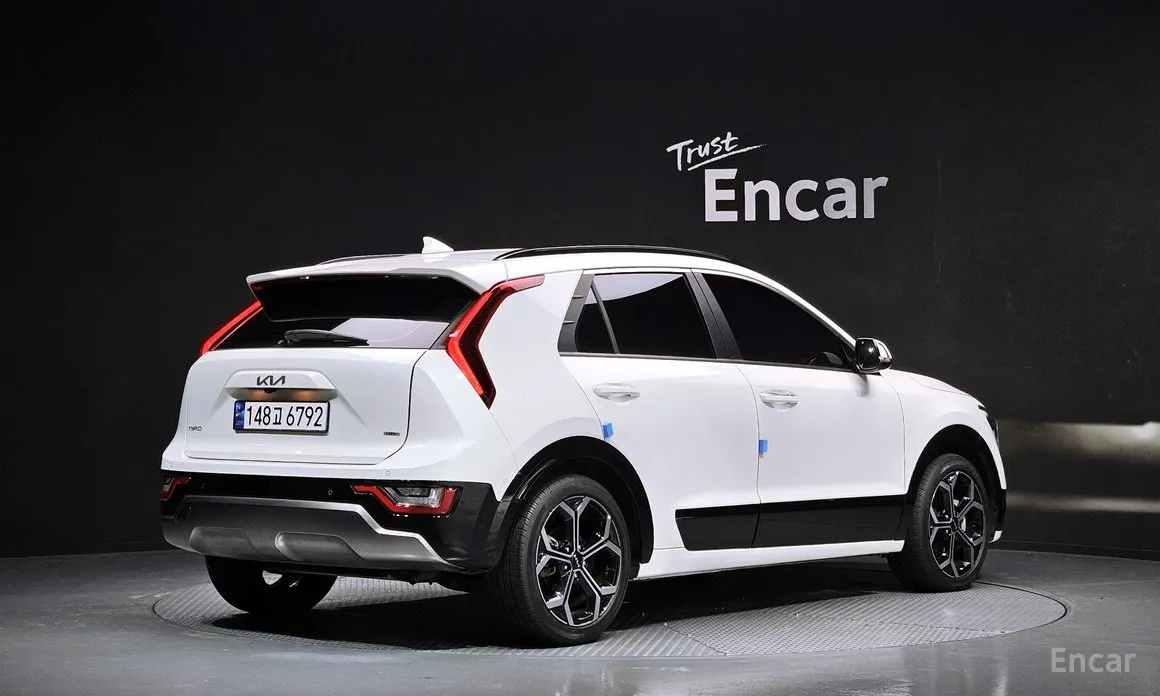 Фото 2 - Kia Niro