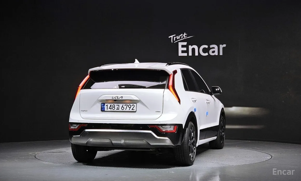 Фото 4 - Kia Niro