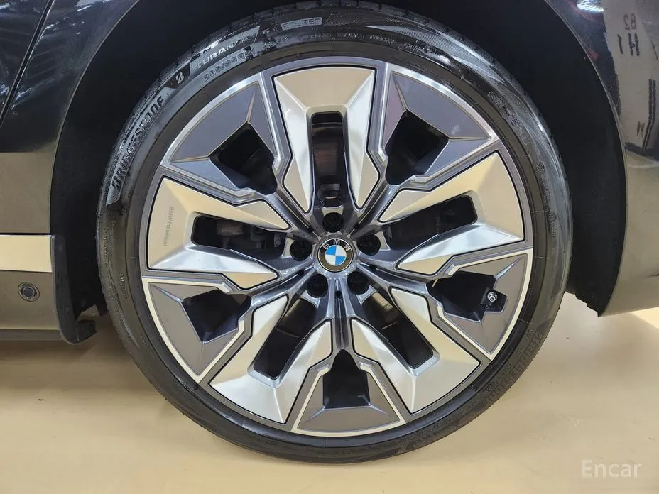 Фото 10 - BMW 7 Series