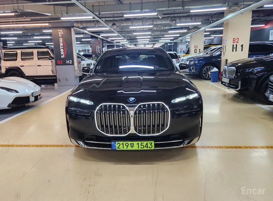 Фото 11 - BMW 7 Series