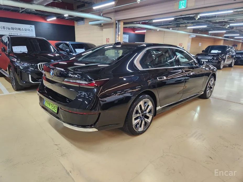 Фото 2 - BMW 7 Series