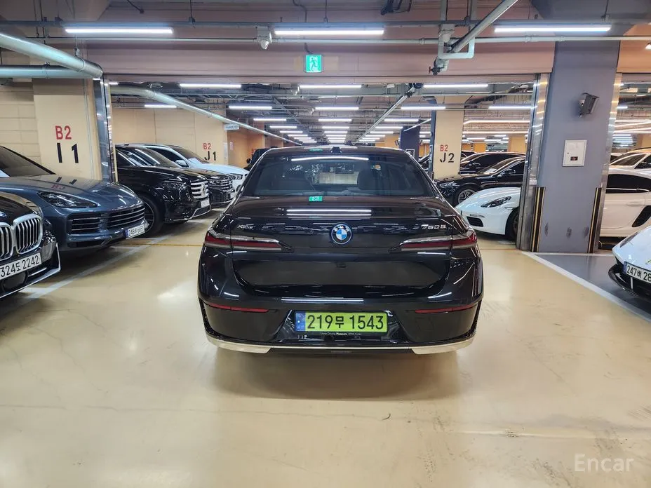 Фото 5 - BMW 7 Series