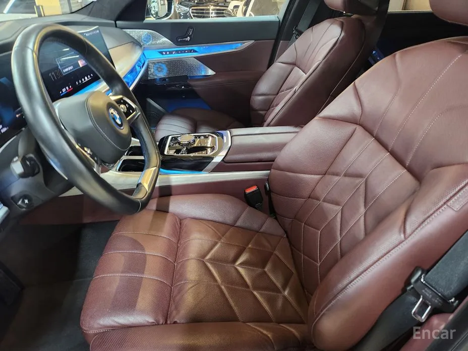 Фото 8 - BMW 7 Series