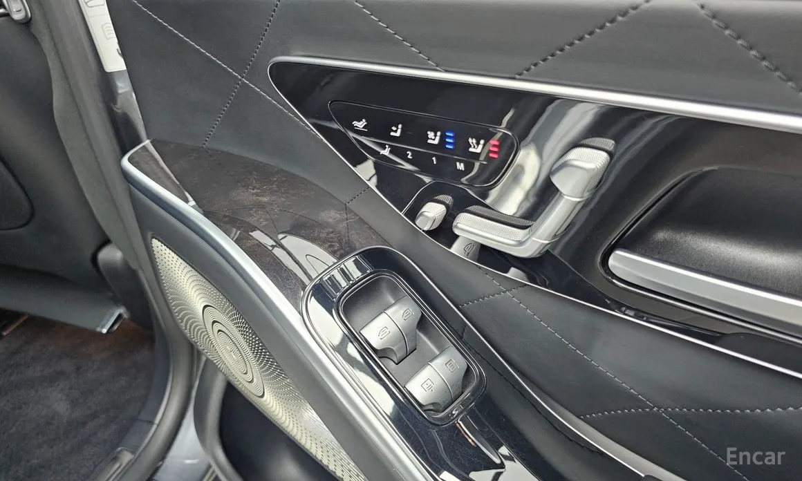 Фото 17 - Mercedes-Benz S-Class