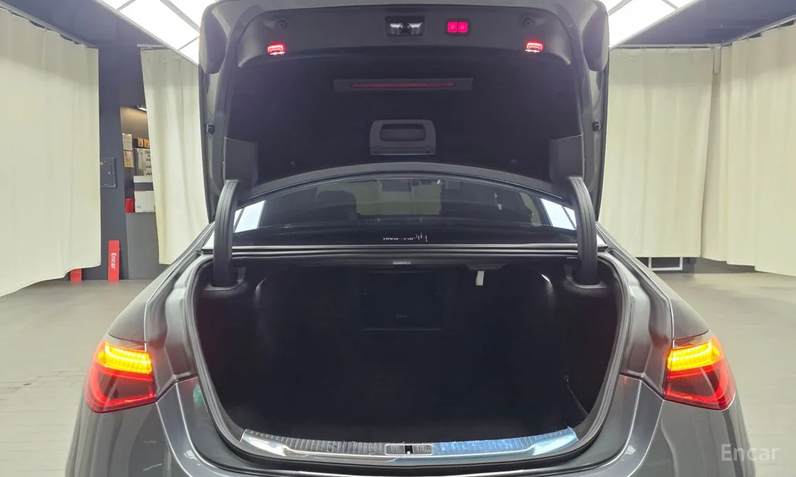 Фото 20 - Mercedes-Benz S-Class