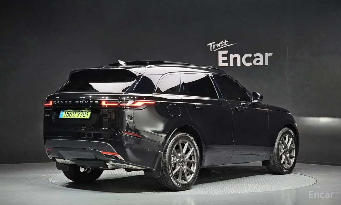 Фото 2 - Land Rover Range Rover Velar