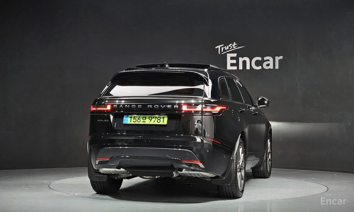 Фото 4 - Land Rover Range Rover Velar