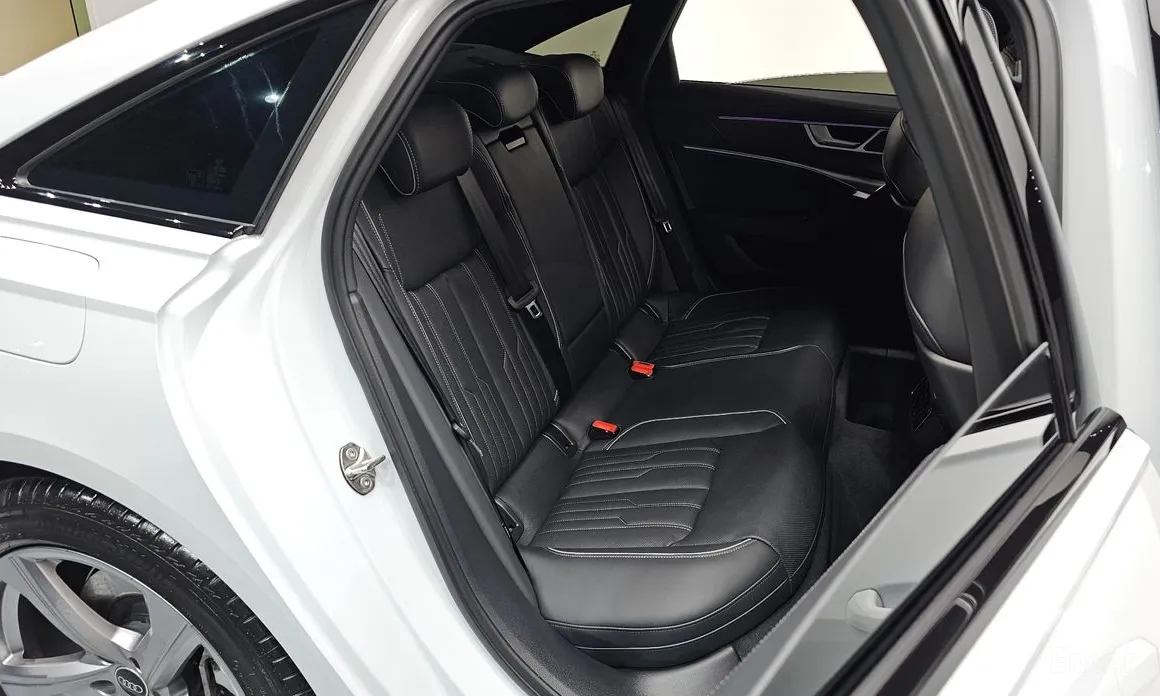 Фото 12 - Audi A6