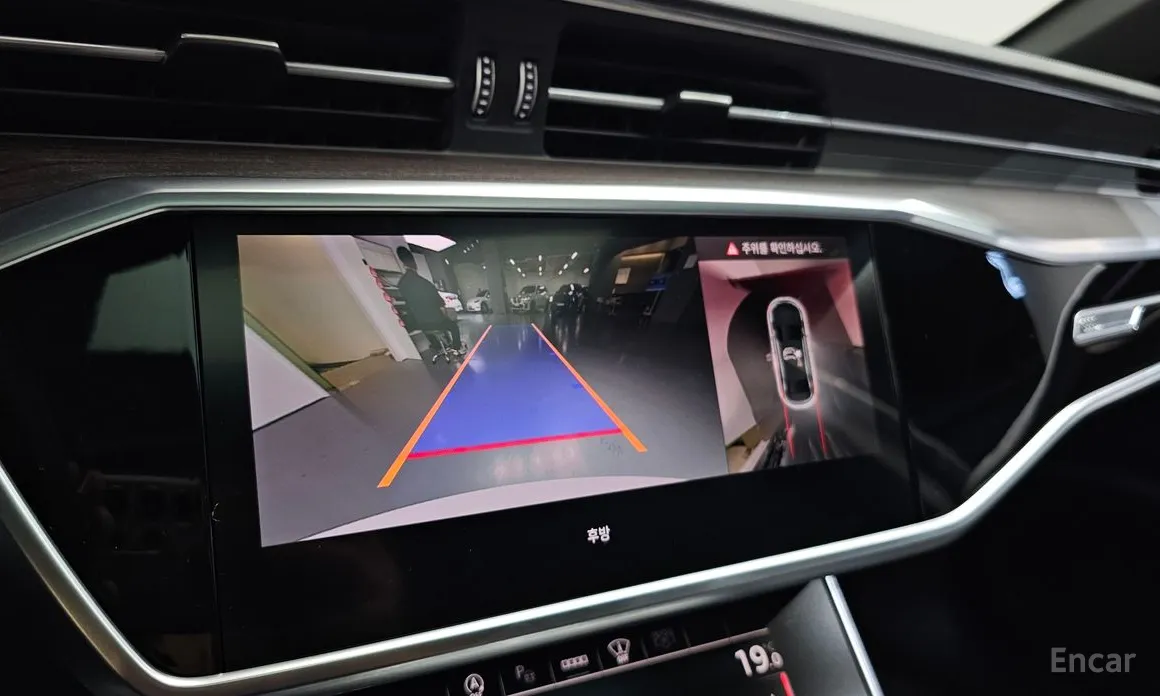 Фото 15 - Audi A6