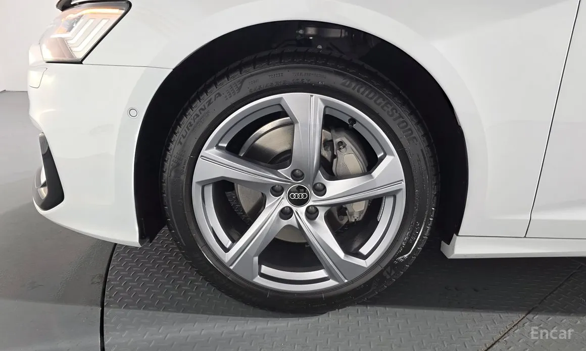 Фото 5 - Audi A6