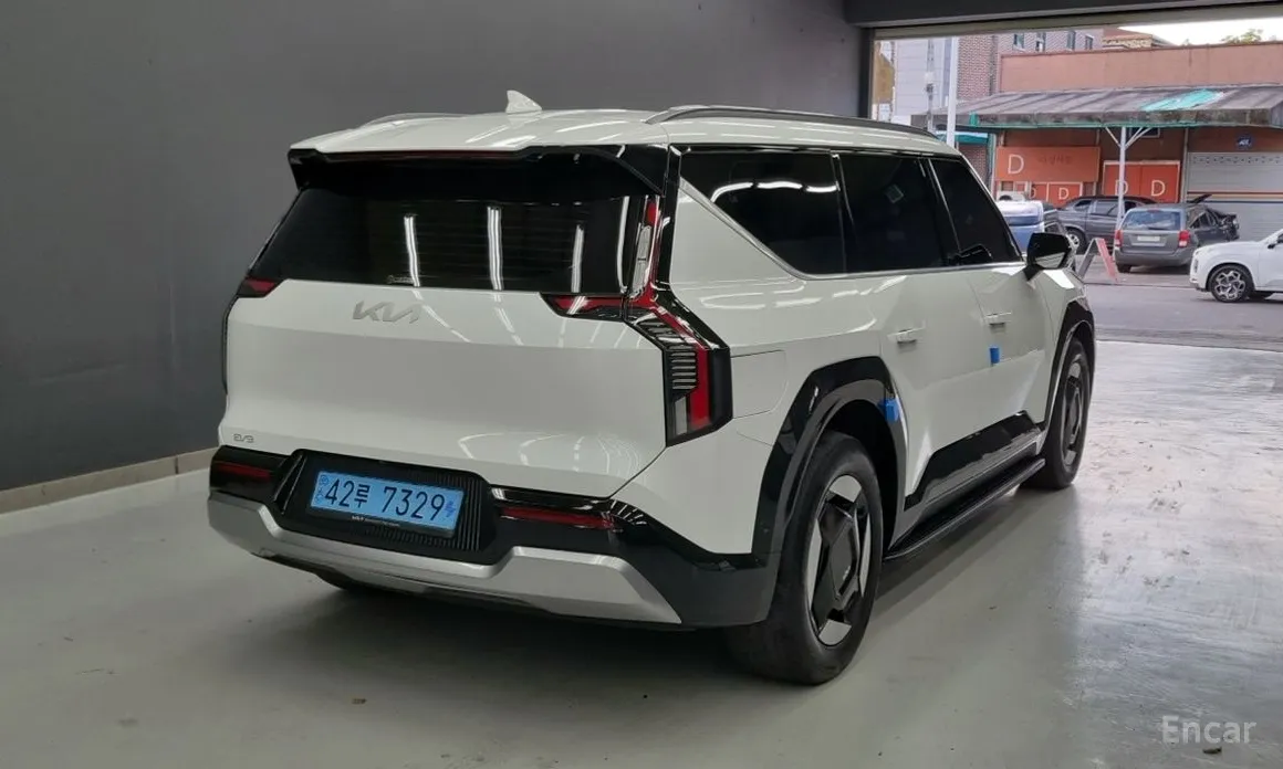 Фото 2 - Kia EV9