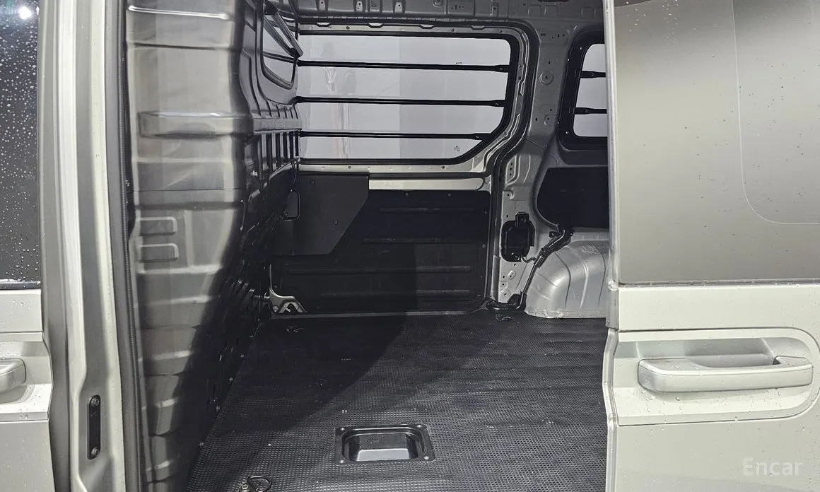 Фото 12 - Hyundai Staria