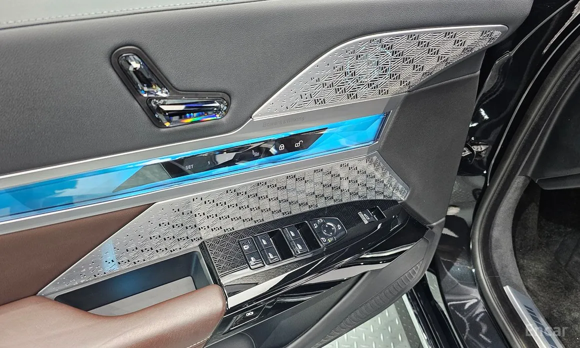 Фото 11 - BMW i7