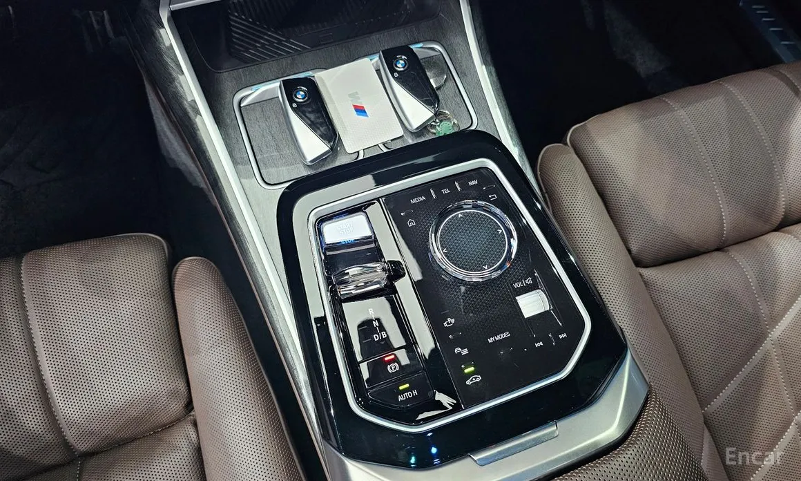 Фото 14 - BMW i7