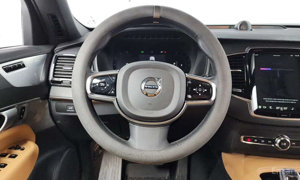 Фото 13 - Volvo XC90