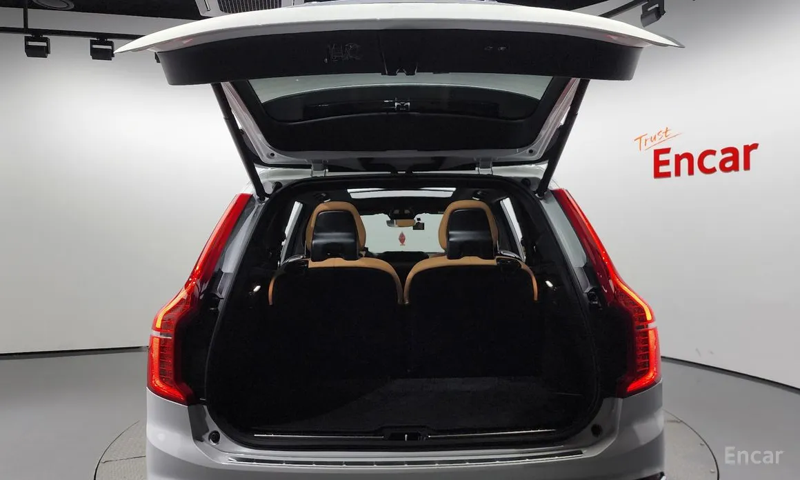 Фото 20 - Volvo XC90