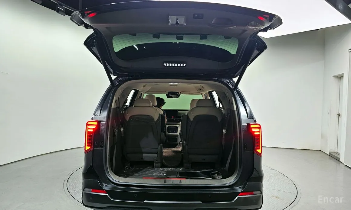 Фото 20 - Kia Carnival