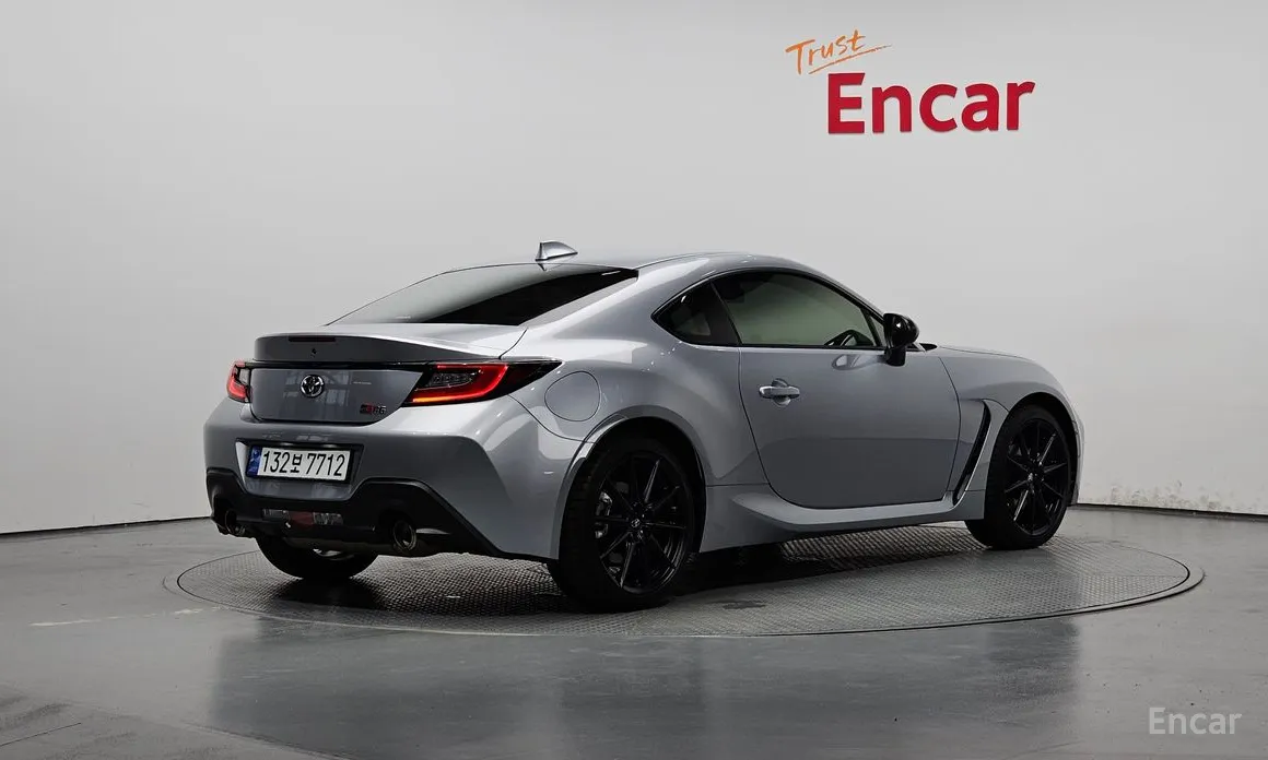 Фото 2 - Toyota 86