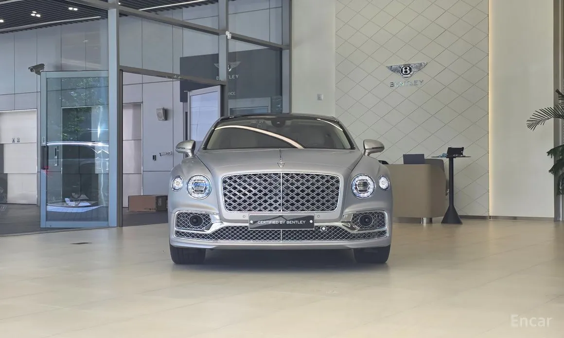 Фото 2 - Bentley Flying Spur