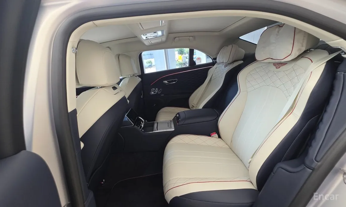 Фото 7 - Bentley Flying Spur