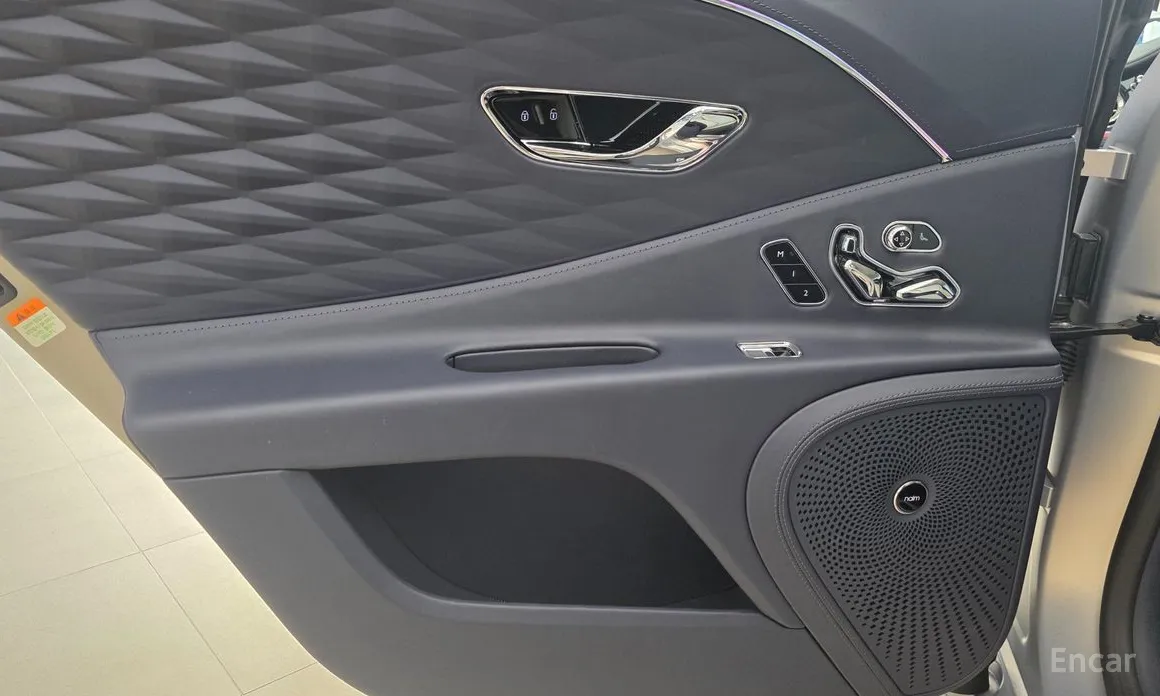 Фото 8 - Bentley Flying Spur