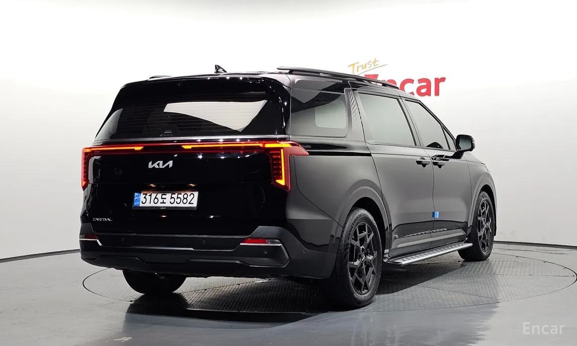 Фото 2 - Kia Carnival