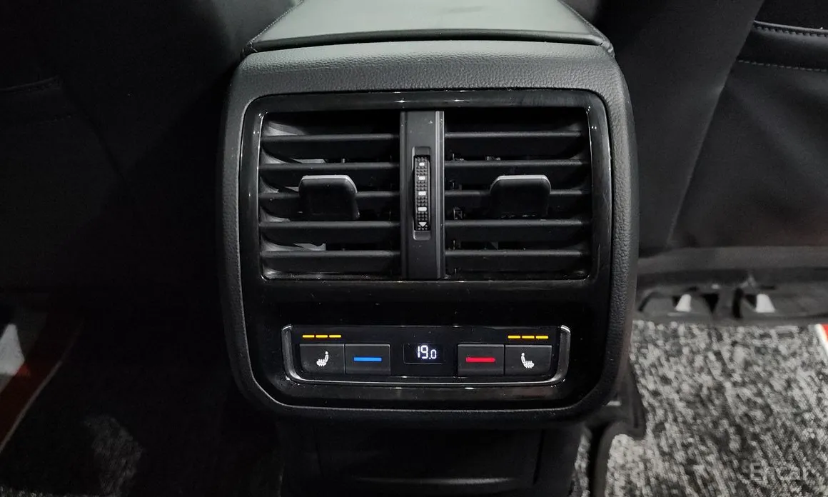 Фото 19 - Volkswagen Passat