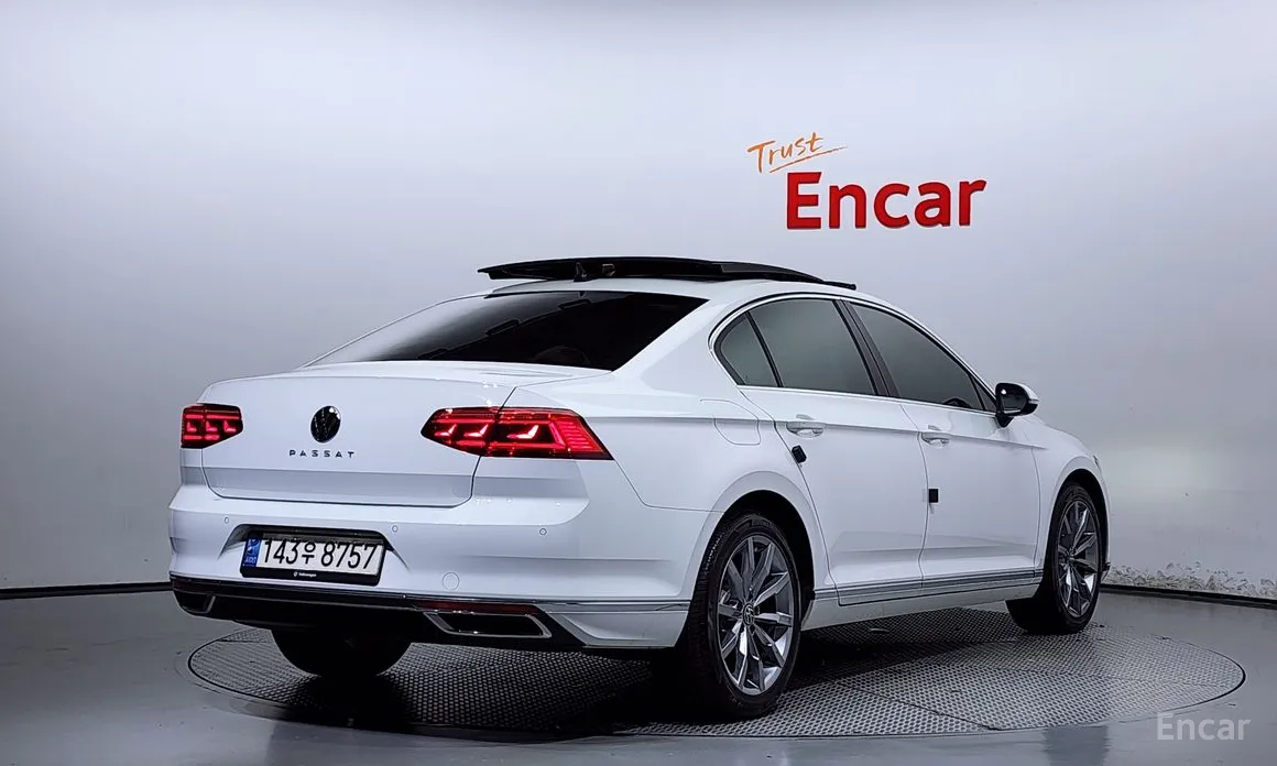 Фото 2 - Volkswagen Passat