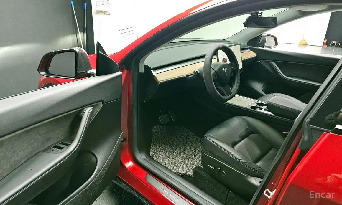 Фото 10 - Tesla Model Y