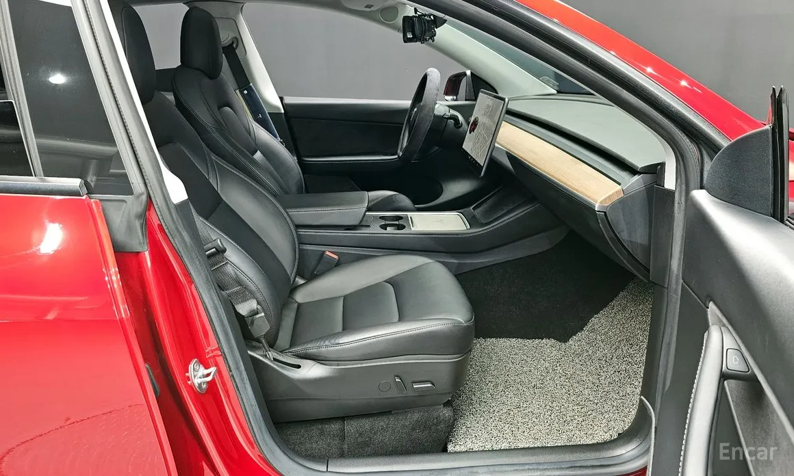 Фото 12 - Tesla Model Y