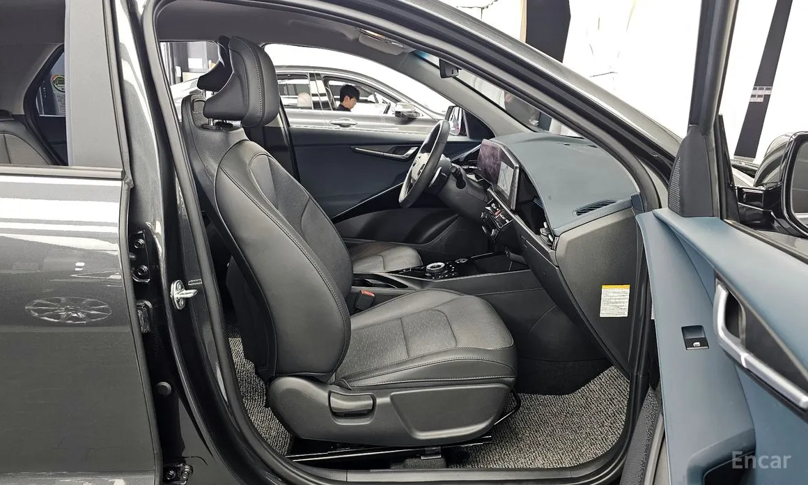 Фото 11 - Kia Niro