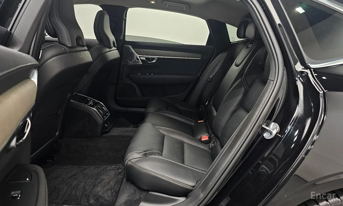 Фото 12 - Volvo S90