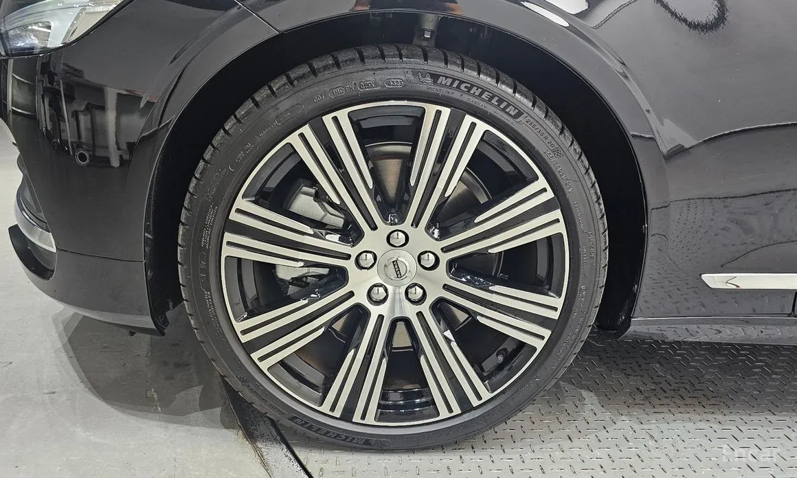 Фото 5 - Volvo S90