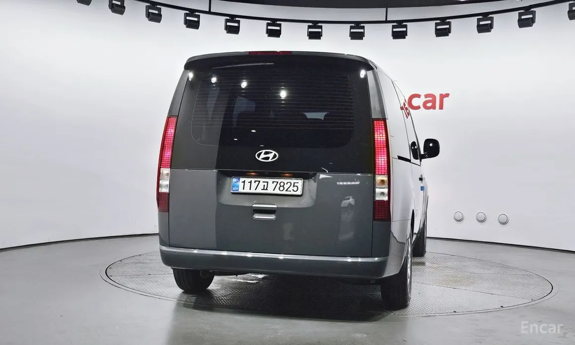 Фото 4 - Hyundai Staria