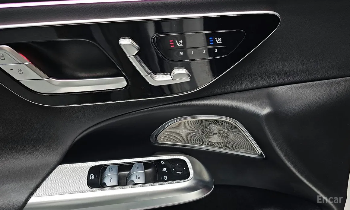 Фото 12 - Mercedes-Benz E-Class