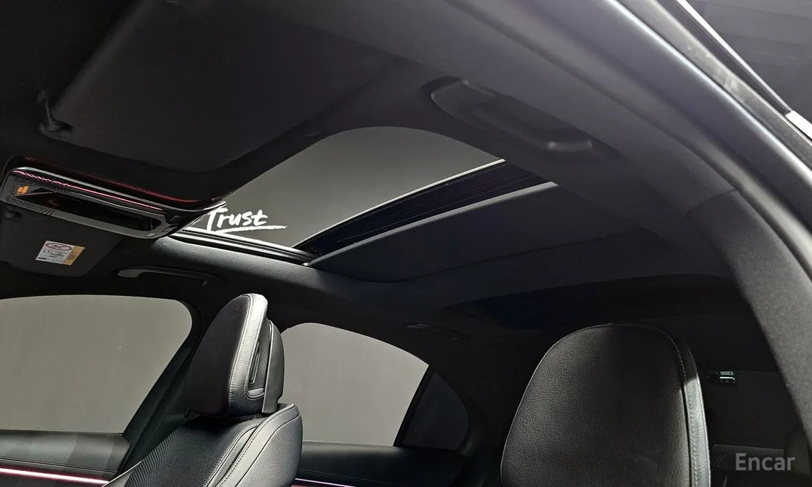 Фото 19 - Mercedes-Benz E-Class