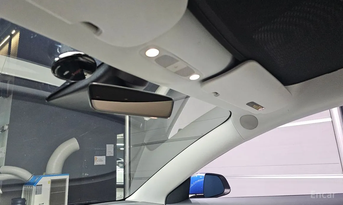 Photo 19 - Tesla Model 3