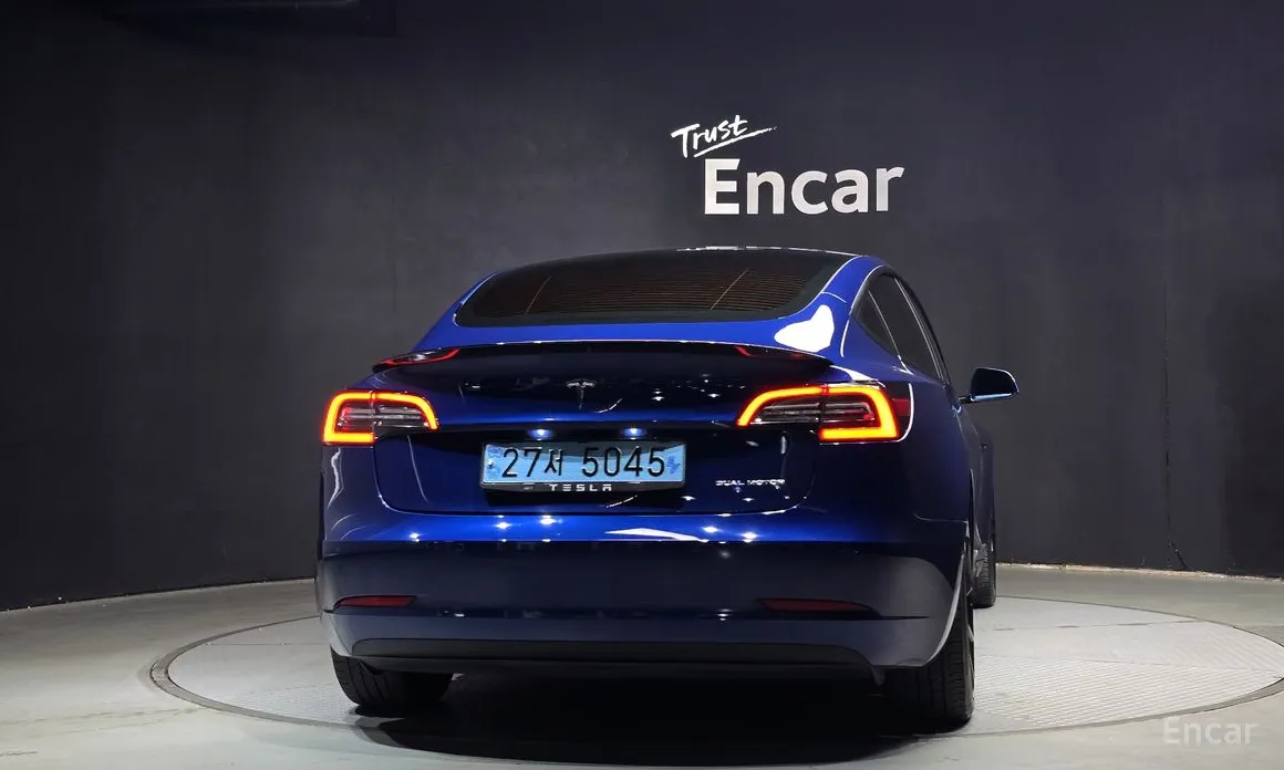 Photo 4 - Tesla Model 3